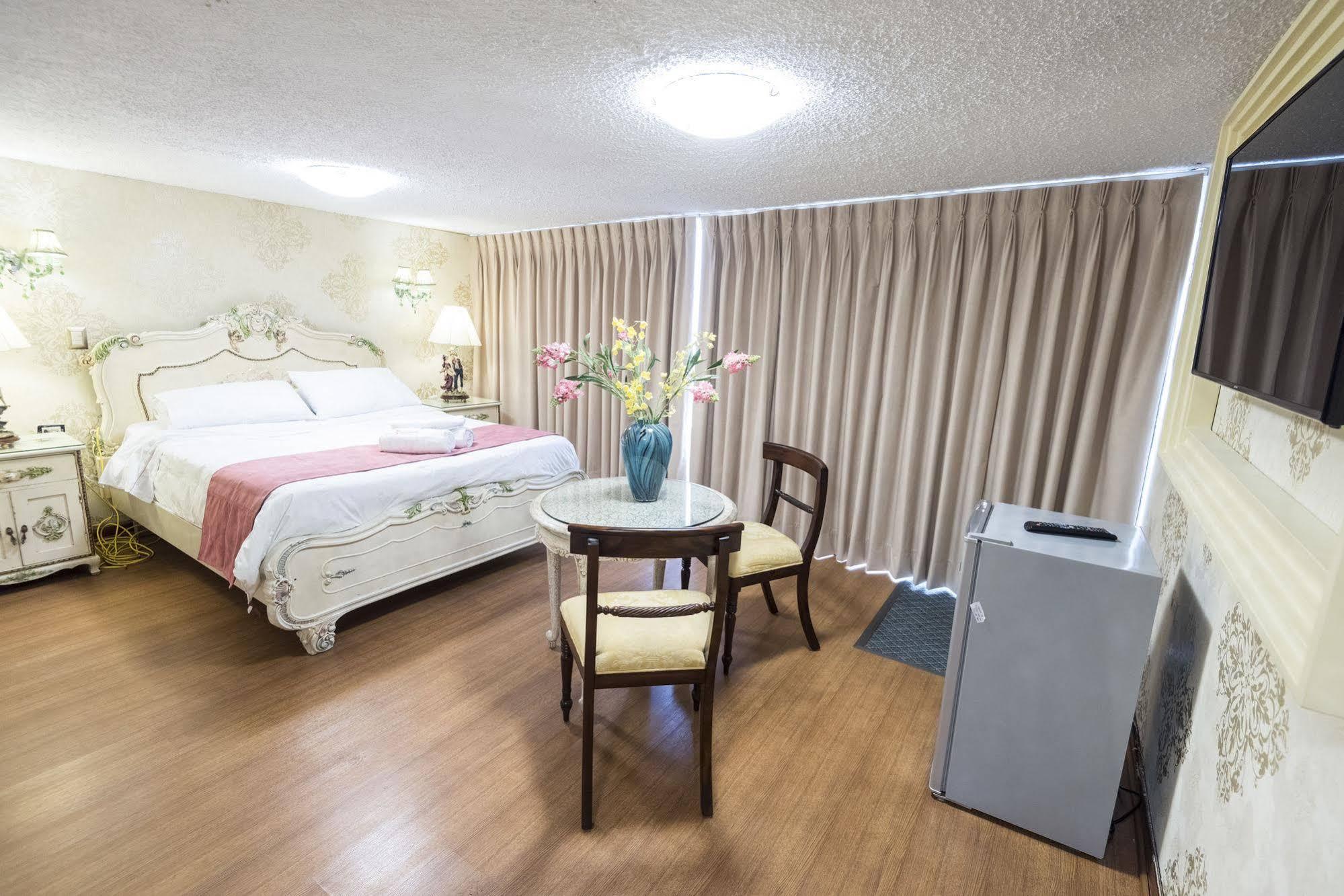Inti Killa Hostel Лима Екстериор снимка
